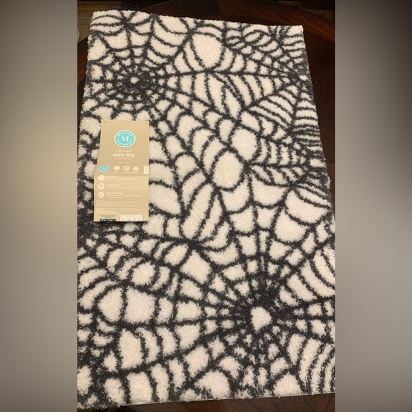 Spiderweb Bath Rug - Picture 1 of 2